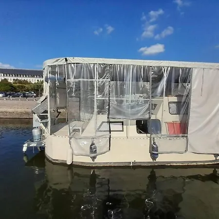 Bateau Penichette Atypique Ботель