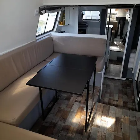 Bateau Penichette Atypique Ботель *